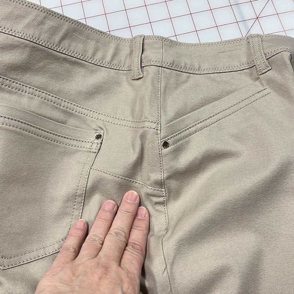 CHICO'S "So Lifting"  Control Panel Straight Leg Stretch Khaki Jean SZ 14 Short - Picture 9 of 16
